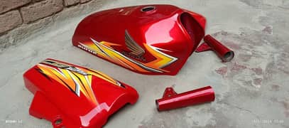 honda 125 Orignal fuel tank and side covers,