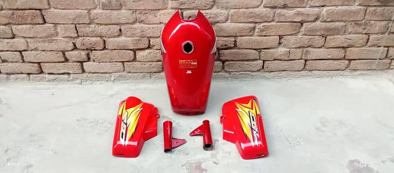 honda 125 Orignal fuel tank and side covers, 5