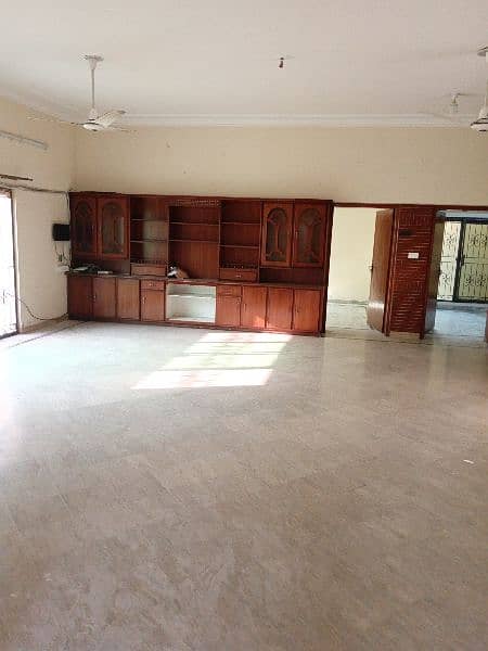 Pia c block one kanal lower portion prim location for rent only 3