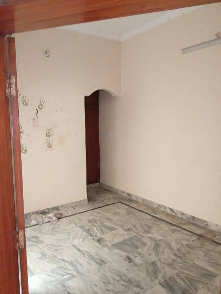 Pia c block one kanal lower portion prim location for rent only 5