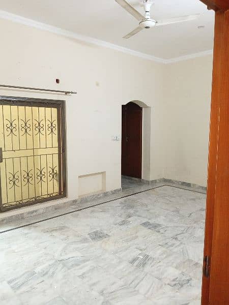 Pia c block one kanal lower portion prim location for rent only 6