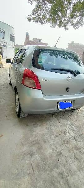 Toyota Vitz 2011 2