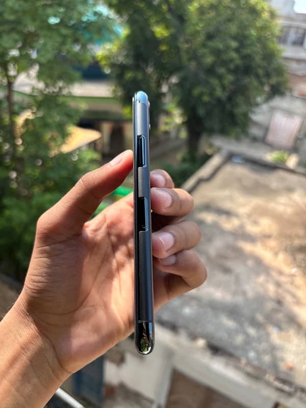 Iphone 11 pro 4