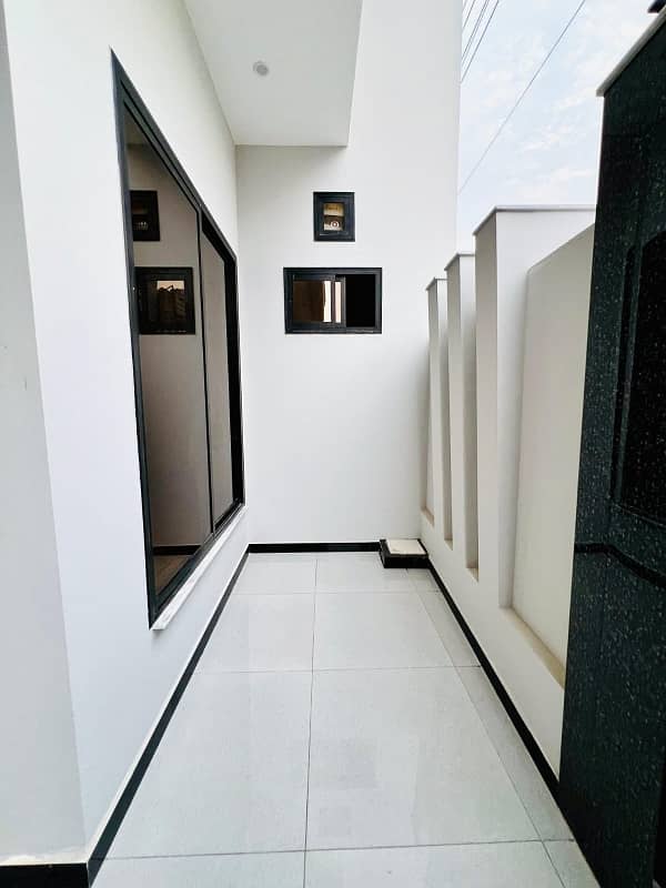 Prime Location House 9 Marla For sale In Warsak Road 6