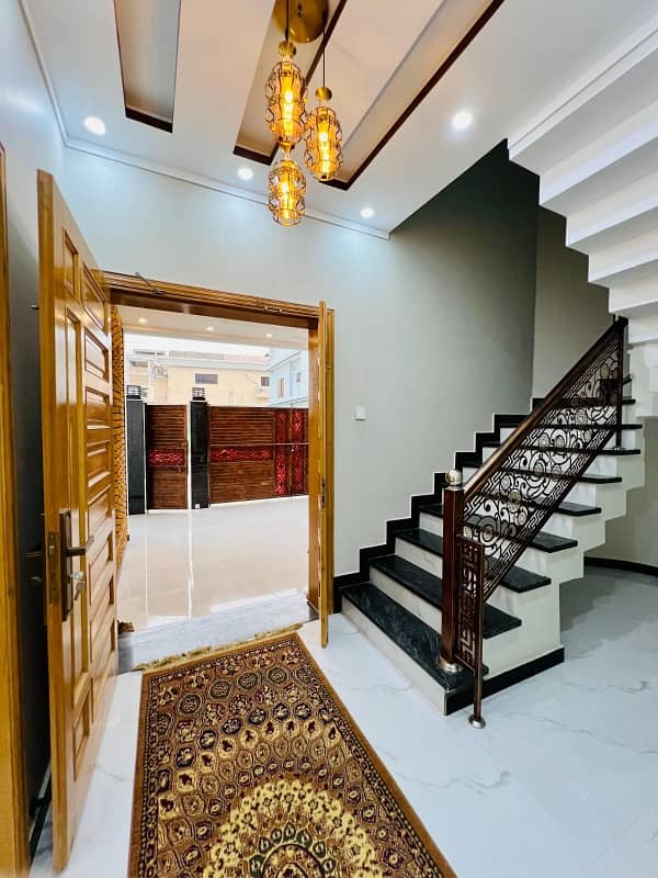 Prime Location House 9 Marla For sale In Warsak Road 8