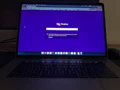 MacBook pro 2017 15 inch i7 4 gb Graphics 16gb RAM