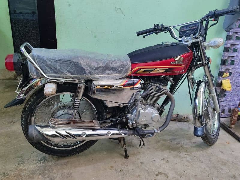 Honda 125 SE 5 Gear 2