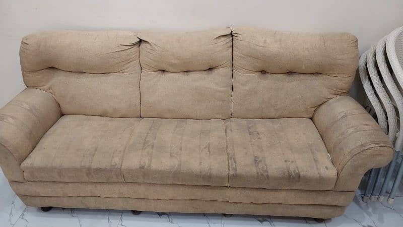 5 seater sofa set for sale in good condition 1