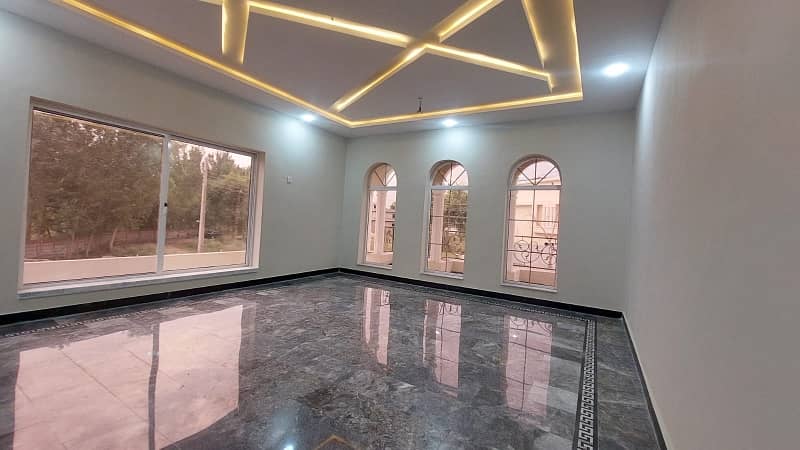 Prime Location 1 Kanal House In Warsak Road For sale At Good Location 2