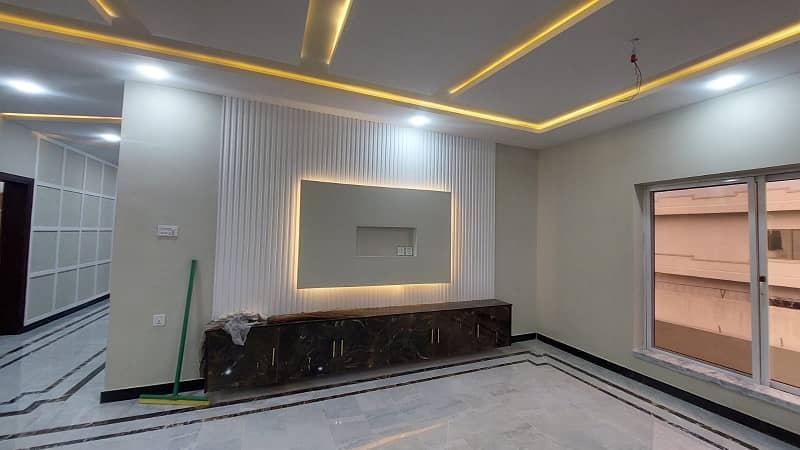 Prime Location 1 Kanal House In Warsak Road For sale At Good Location 9