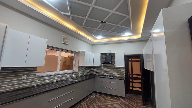 Prime Location 1 Kanal House In Warsak Road For sale At Good Location 16