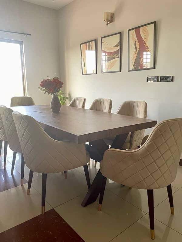 8 seater dining table - brand new 1