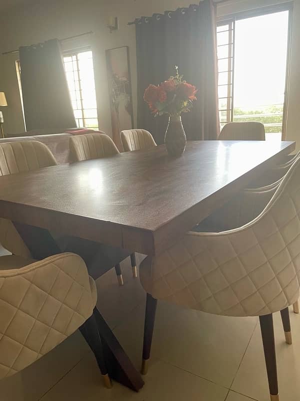 8 seater dining table - brand new 4