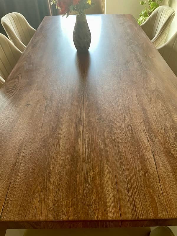 8 seater dining table - brand new 6