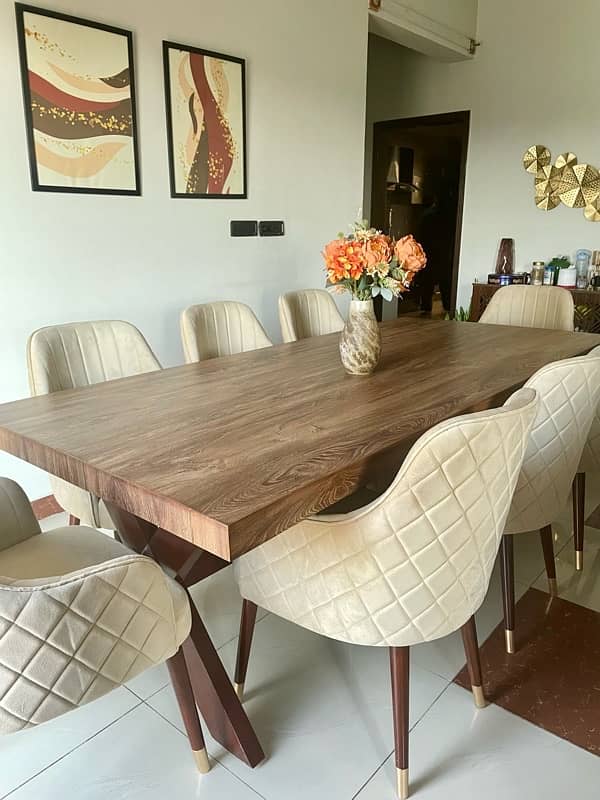 8 seater dining table - brand new 7