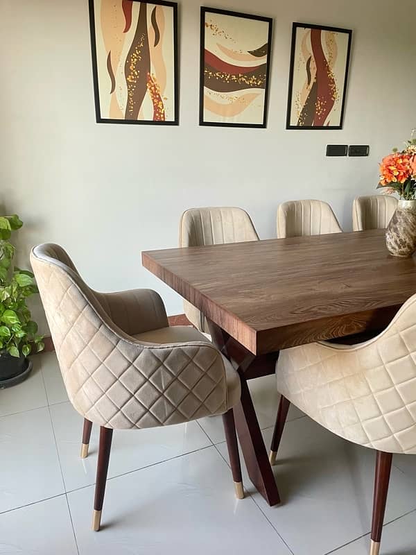 8 seater dining table - brand new 8