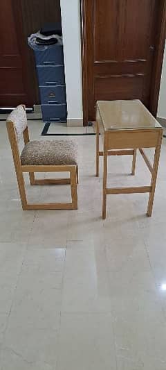 Solid diyar study table and chair