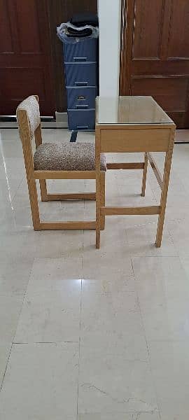 Solid diyar study table and chair 1