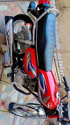 Honda 125 22 /23 model islamabad no ist owner