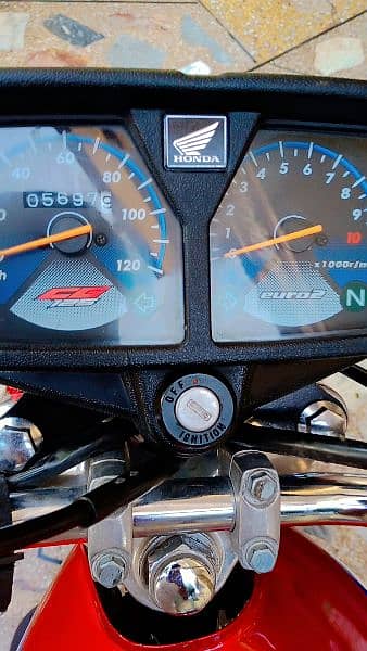 Honda 125 22 /23 model islamabad no ist owner 4