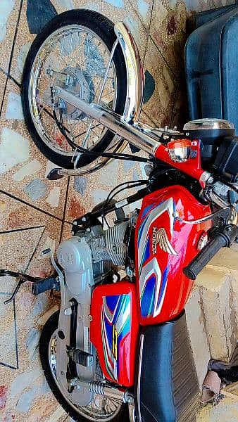 Honda 125 22 /23 model islamabad no ist owner 7