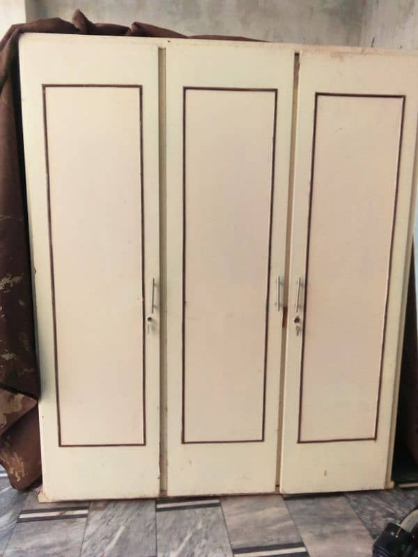 almari / cupboard /wardrobe 1