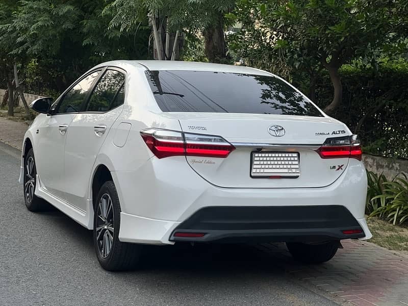 Toyota Corolla Altis 2021 4