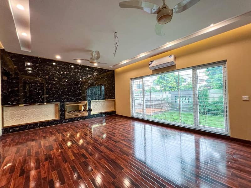 1 Kanal Modern Design Double Unit House For Sale In HBFC Socitey Near To DHA Phase 5 Lahore. 5