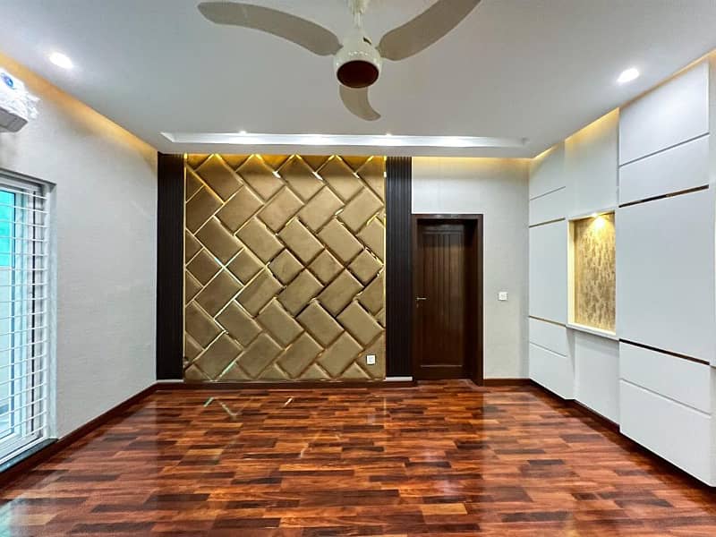 1 Kanal Modern Design Double Unit House For Sale In HBFC Socitey Near To DHA Phase 5 Lahore. 15