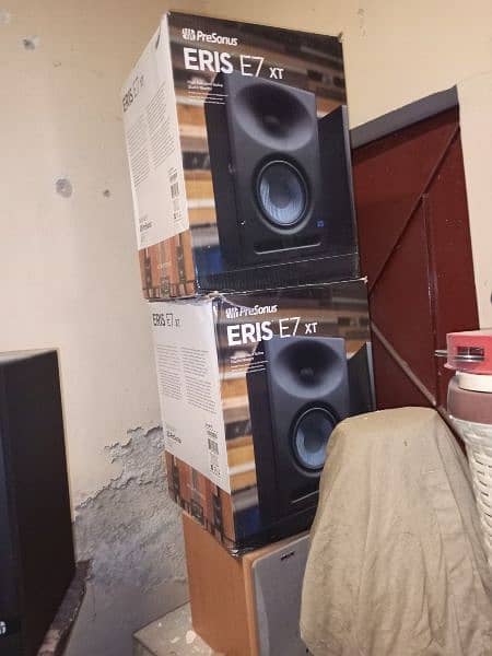 Presonus Eris E7 XT Studio Monitors 1