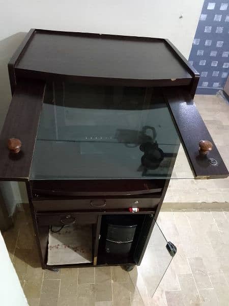 computer table for sell 9