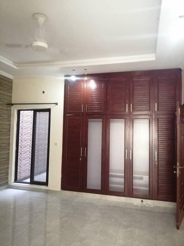 G-9/4 size 40x80 Ground floor 3bed 3bath ding Tvloung kitchen 6