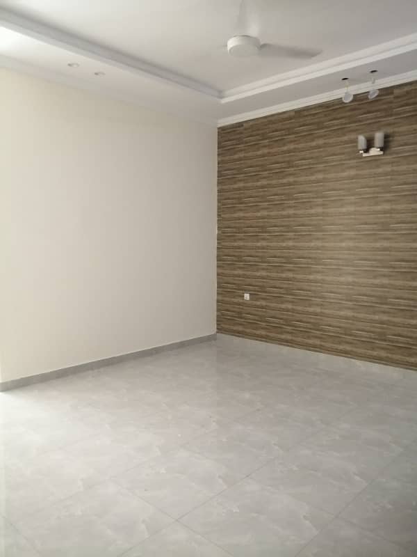 G-9/4 size 40x80 Ground floor 3bed 3bath ding Tvloung kitchen 7