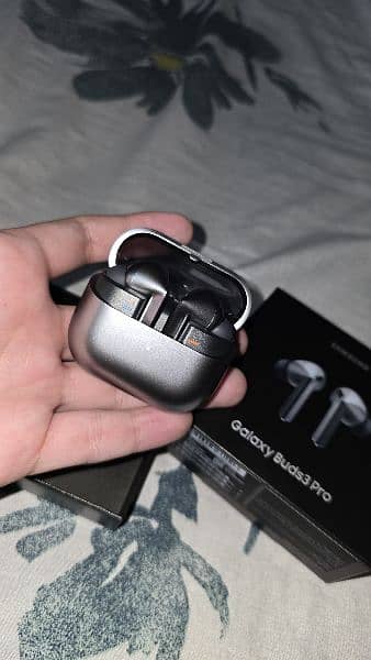 Samsung Galaxy Buds 3 Pro 1