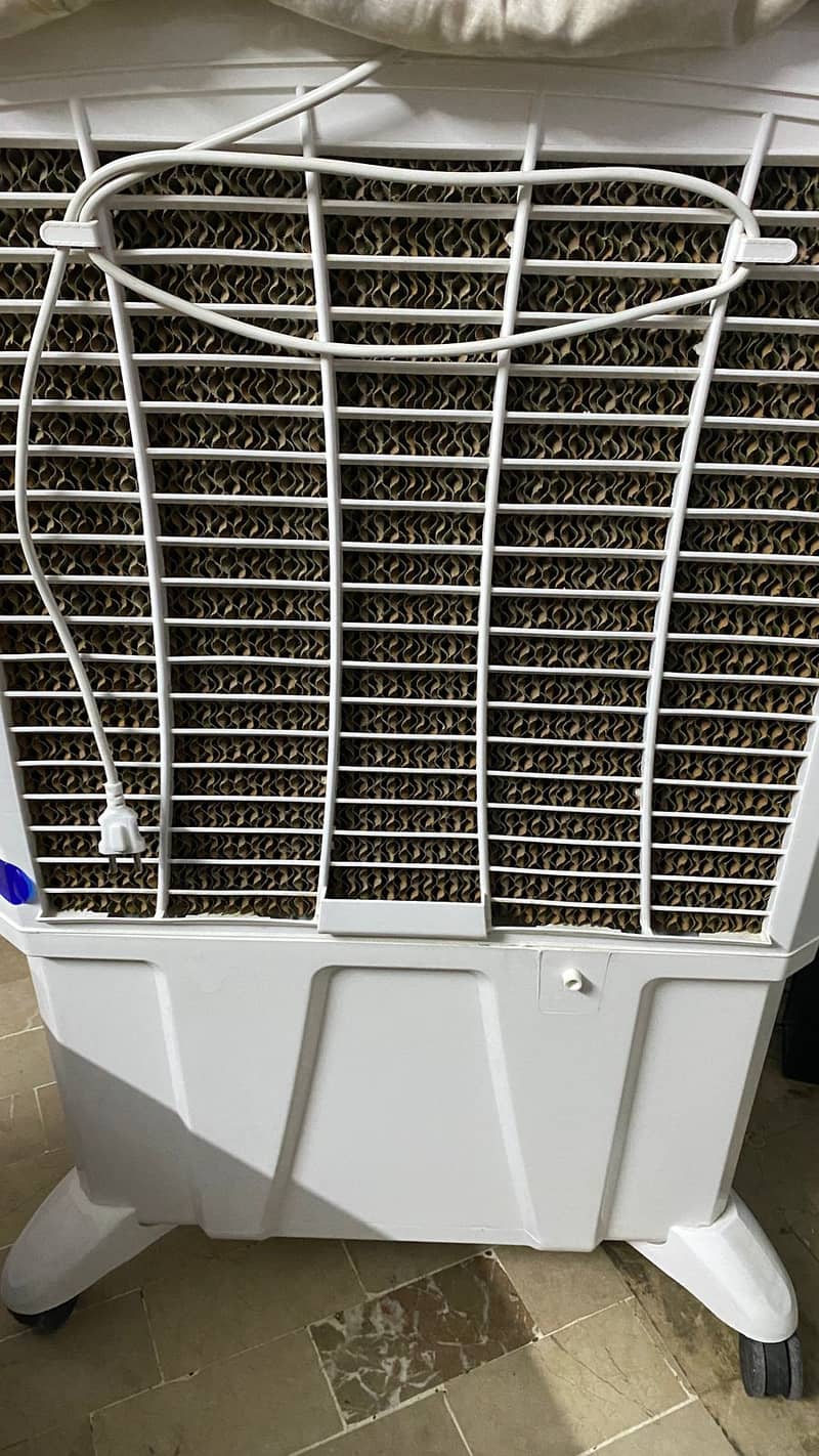 Boss Air Cooler K. E. ECM- I. B 8000 - Excel Ice Box IN blue white colo 2