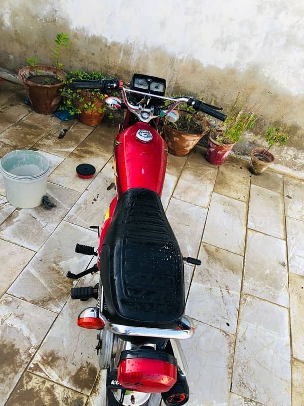 Honda 125 Genuine 3