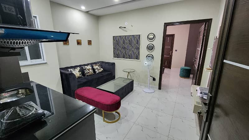 1 Bedroom VIP full furnishe flat for rent per day available in Bahia Town Lahore 2