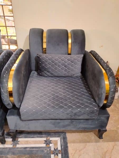 Brand new ha  new condition 5 seater ha 2