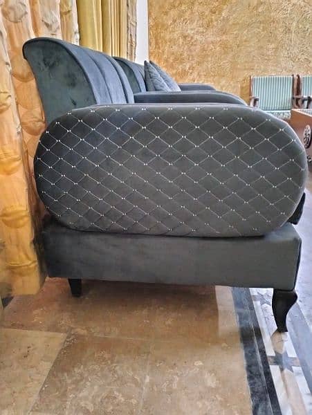 Brand new ha  new condition 5 seater ha 4