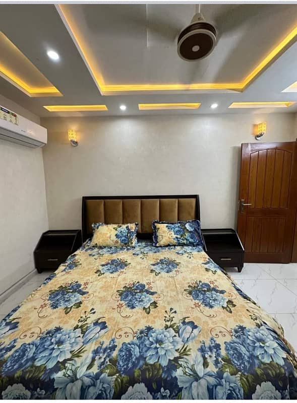 1 Bedroom VIP full furnishe flat for rent per day available in Bahia Town Lahore 0