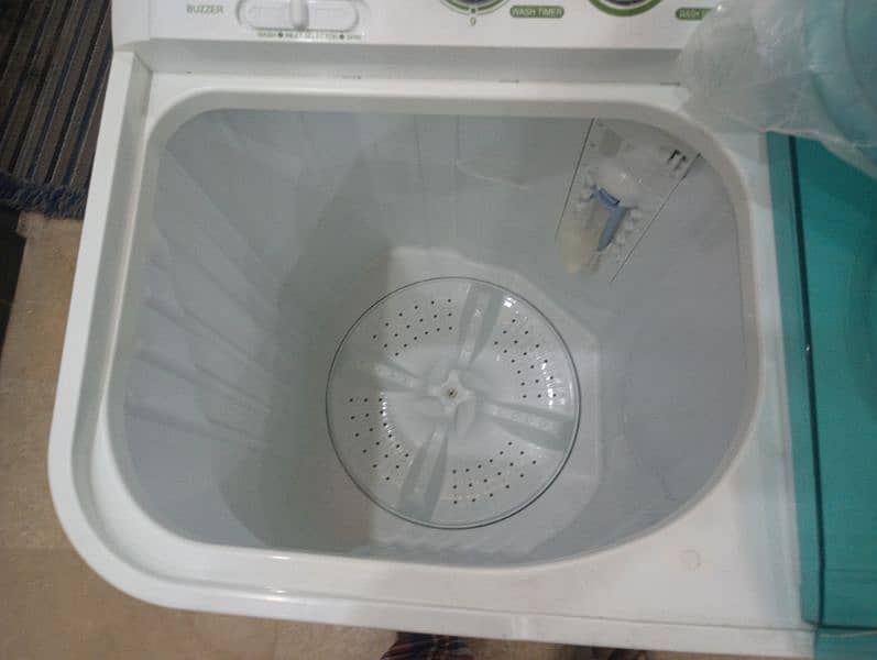 Hwm 100_AS Haier twin tub washing machine 1