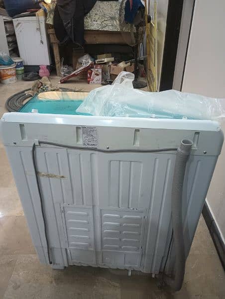 Hwm 100_AS Haier twin tub washing machine 2