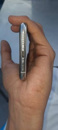 I phone xs 64 gb factory  unlock face id ok apple id ok battery  79