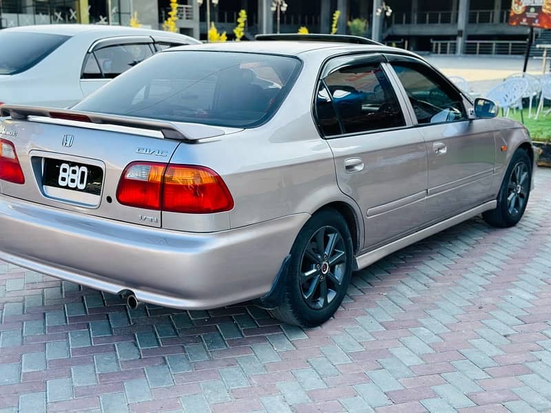 Honda Civic Oriel 2000 4