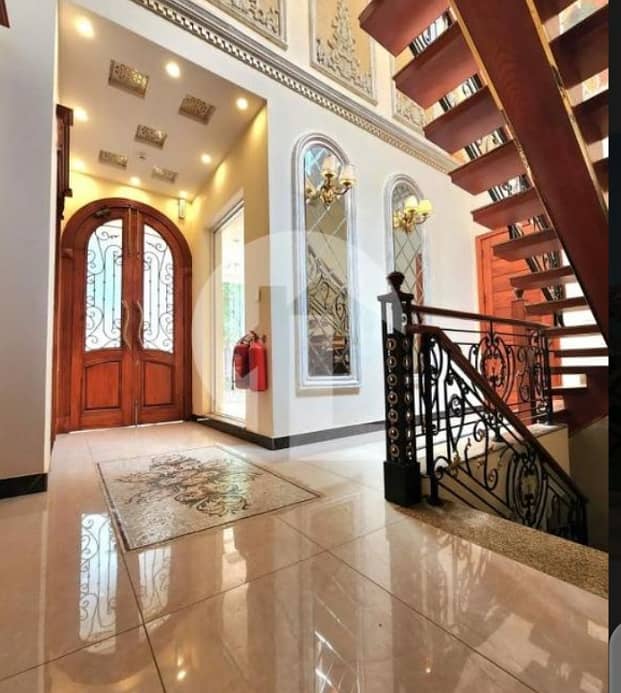 10 Marla Spanish house for sale in dha phase 8 ex park view 1