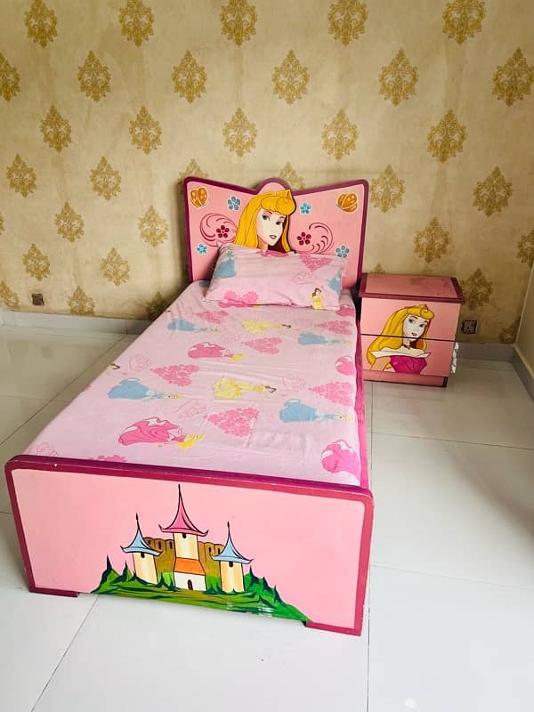 Kids Bed / Kids Bedroom Set / Kids Bed with Side Table Dressing 1