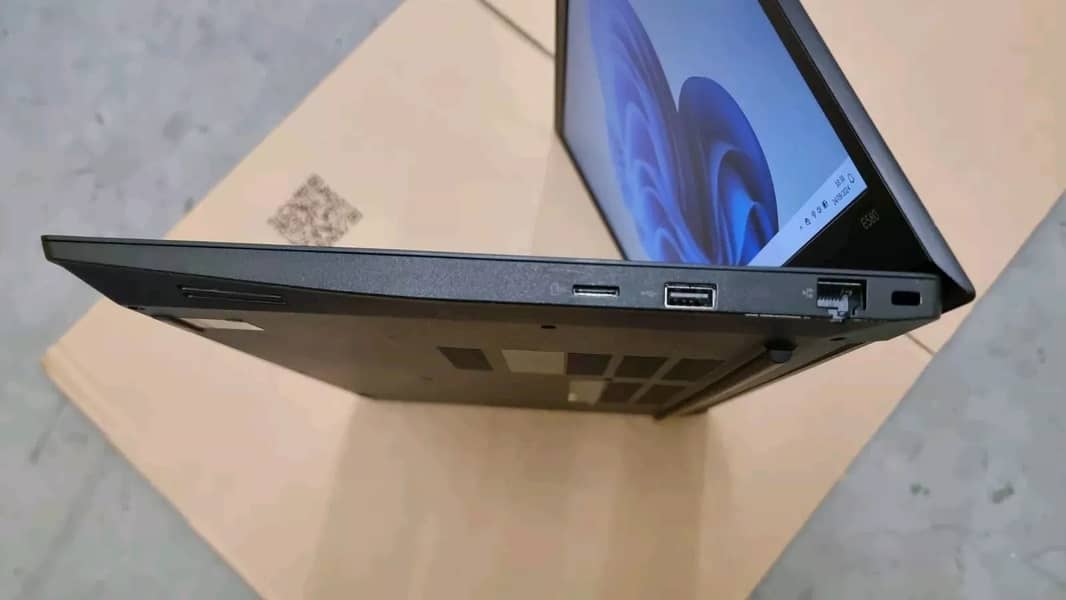  Lenovo E580 i5 8th Gen – Fresh, Powerful, and Stylish!  3