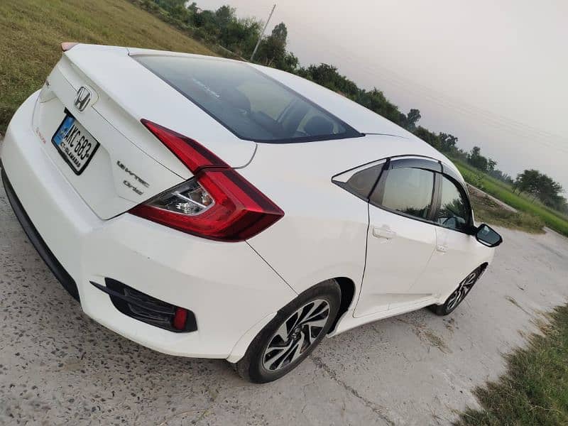 Honda Civic Oriel 2018 15