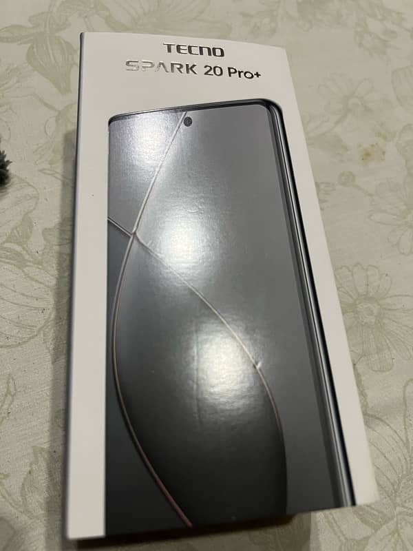 Tecno spark 20 pro plus 8