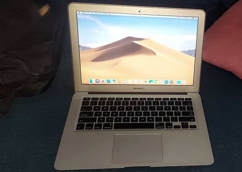 Macbook Air 2017 model 8gb 128gb 0